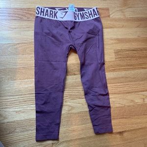 Gym shark leggings